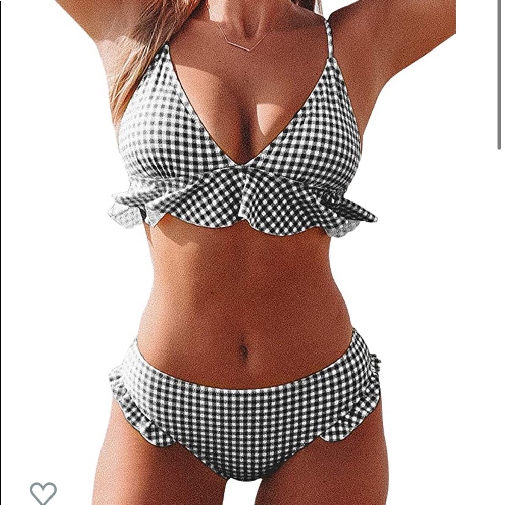CUPSHE Bikini Ruffle V Neck. Top M & bottom L